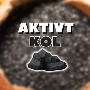Texten "Aktivt Kol" ovanpå en suddig bakgrund med kolbitar.