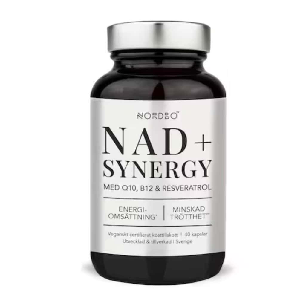 Burk med Nordbo NAD+ Synergy, ett kosttillskott med NAD+, Q10, B12 och resveratrol.