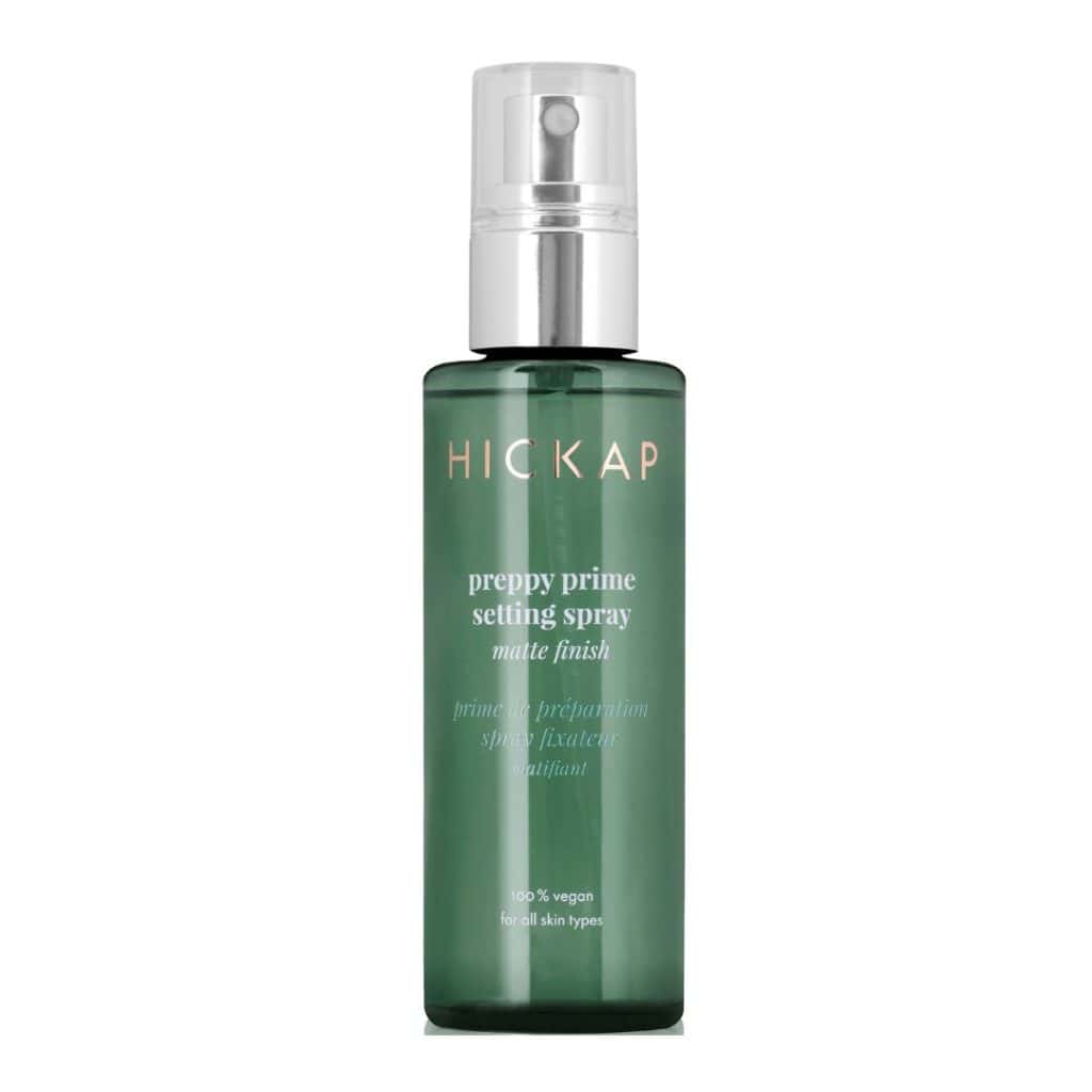 HICKAP Preppy Prime Setting Spray i grön flaska med silverdetaljer